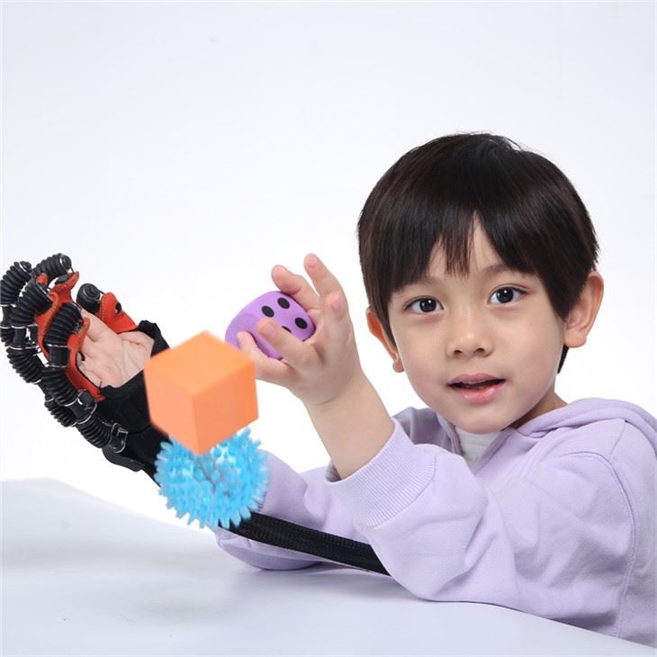 Rehabiliteringsrobothansker for barn cerebral parese