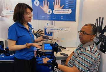 Syrebo® håndrehabiliteringsroboter skinner på den 133. kantonmessen